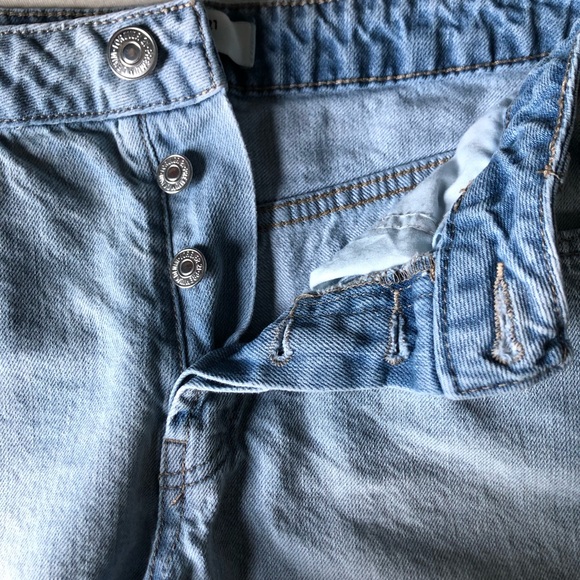 Forever21 Mid-Waist Denim Shorts - Picture 4 of 5